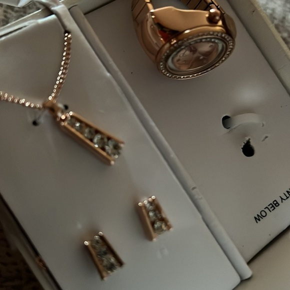 Jessica Simpson Rose Gold Crystal 3 Piece Set Ring Watch + Necklace & Earrings - Picture 10 of 12
